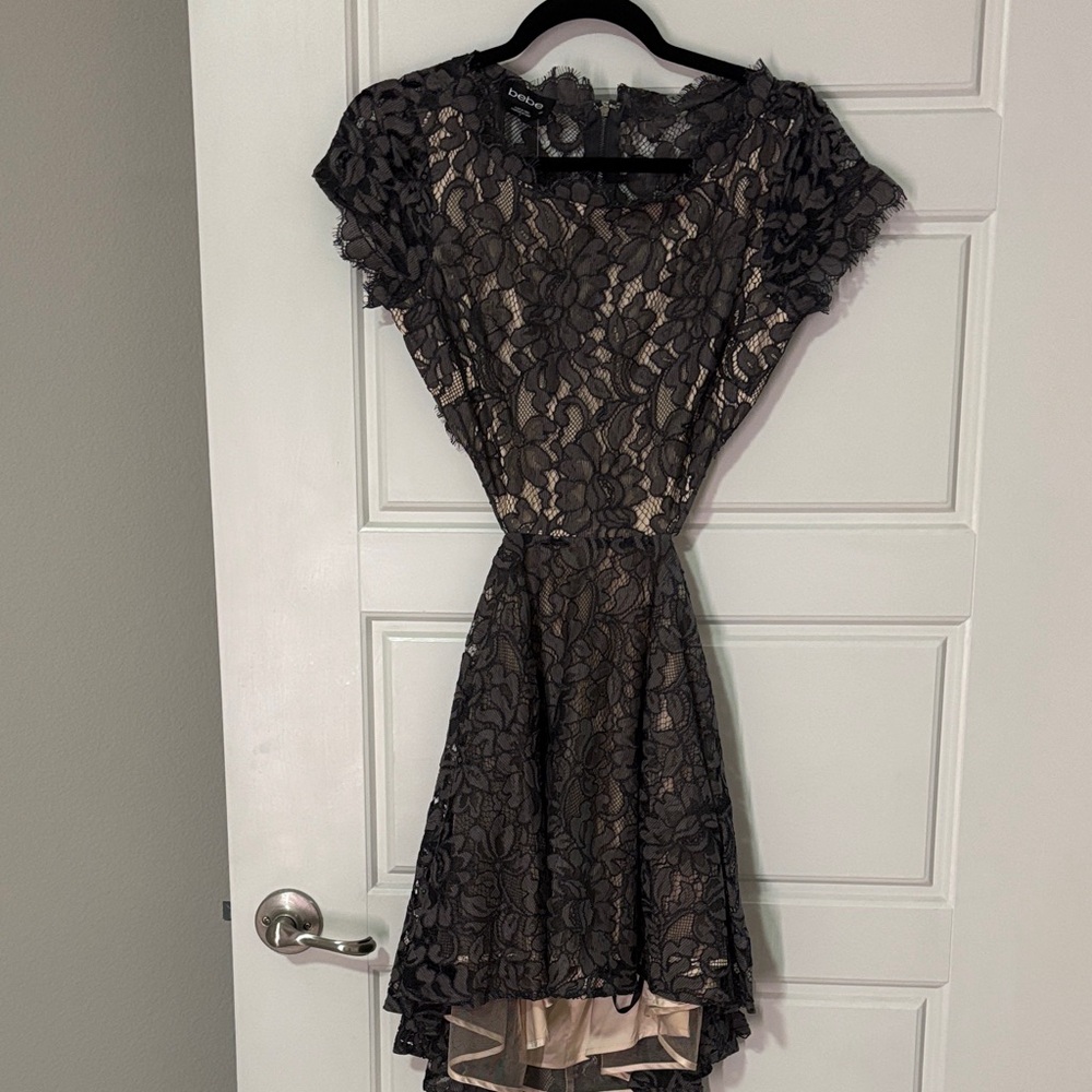 Elegant Backless Lace Dress
